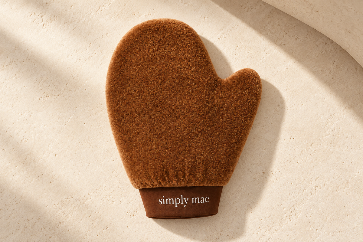 Simply Mae application mitt on ivory stone